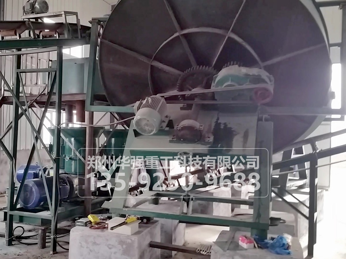 我廠新型圓盤(pán)造粒機(jī)的優(yōu)勢(shì)